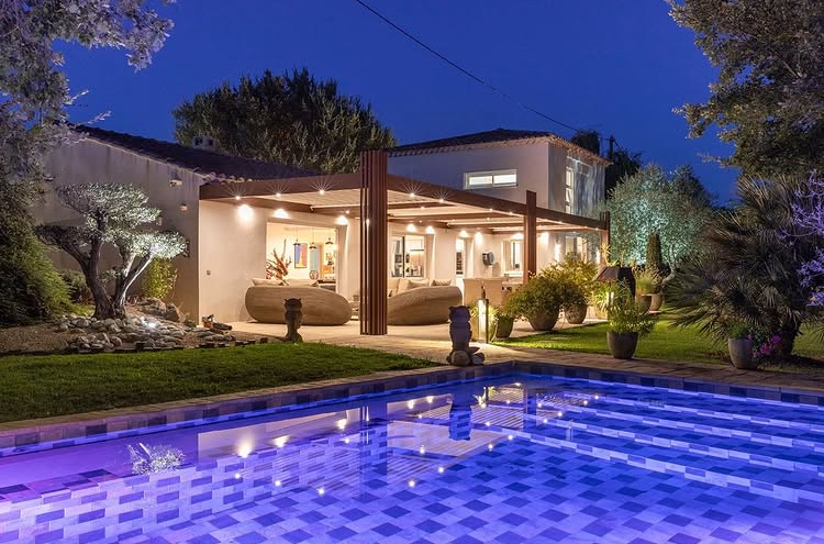 Pergola avec éclairage intégré